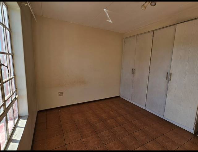 2 BEDROOM SECTIONAL TITLE FOR SALE IN RAVENSWOOD